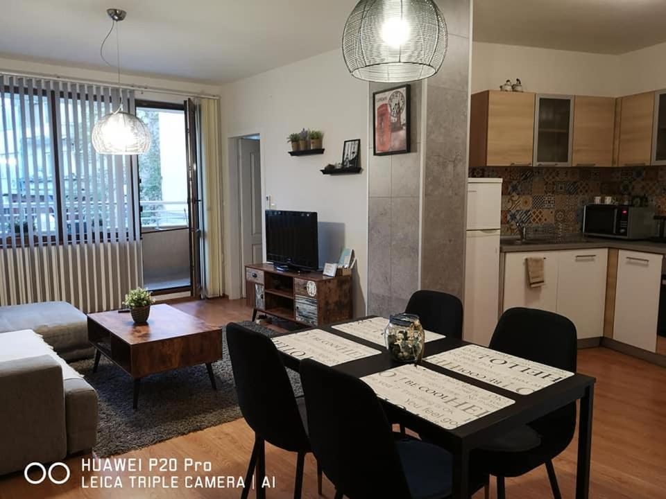 Sea Garden Apartment Idm Varna Eksteriør billede